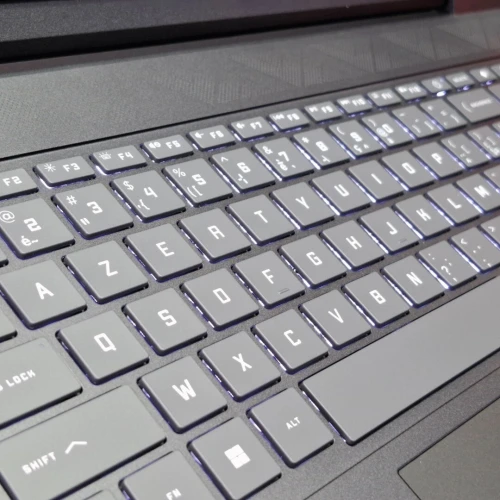HP VICTUS 15--CORE I5 13420H (-13th)/RTX 4050 =6 GB /RAM 16 GB /SSD 512 GB/ECRAN 15.6- FHD 144HZ