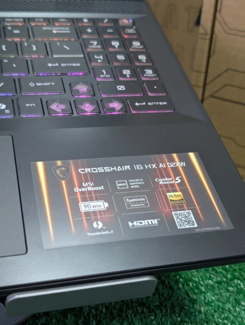 msi crosshair 16 hx ai d2xwfkg / ULTRA 7 255HX / RTX 5060 / 16 GB DDR5 / 512 GB SSD NVME