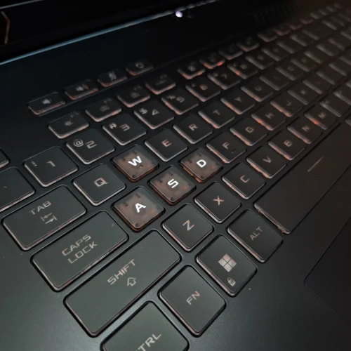ASUS TUF A17 FA707 AMD RYZEN 5 7535HS 16GO RAM 512SSD 17.3 FHD 144HZ RTX 4050 JAMAIS UTILISÉ 