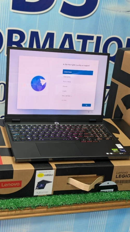 Lenovo Legion 5 15IRX10   i9 14900HX ram 16gb 1tB SSD RTX 5070 8Gb écran 15.1 OLED 165HZ