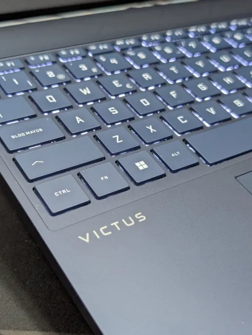 HP VICTUS 15 INTEL CORE 7 240H 16GO RAM 512SSD 15.6 FHD 144HZ RTX 5050 08GO GDDR7 JAMAIS UTILISÉ