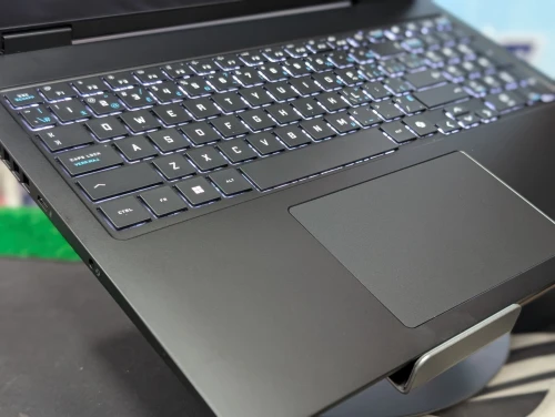 HP OMEN 16 Gaming Laptop 16 Core 7 240H 32Go DDR5 1 To SSD RTX 5070 8Go 16" 144 Hz JAMAIS UTILISE