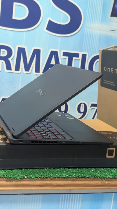 OMEN 16 Ultra 9-285H ram 32Gb  DDR5 1TBSSD RTX 5070 8GB écran 16 2k 144HZ jamais utilisé SOUS emballage