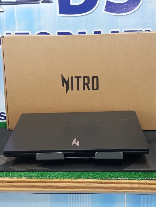 Acer Nitro v15 i7 13620H. RAM 16GB 1T SSD RTX 5060 8GB écran 180hz jamais utilisé sous emballage