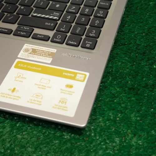 Asus vivobook i7 13620H RAM 16GB1TBSSd écran 15.6 OLED jamais utilisé sous emballage