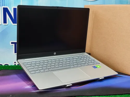 HP Laptop 15 i7 1355U 8GO RAM 512SSD 15.6 FHD Nvidia MX570 02GO GDDR6 JAMAIS UTILISÉ SOUS EMBALLAGE 