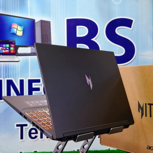 ACER NITRO V16S CORE 7 240H 16GO RAM 1TOSSD 16" FHD+ 180HZ RTX 5060 08GO JAMAIS UTILISÉ