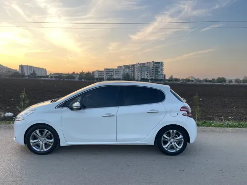 Peugeot 208 2014 Allure