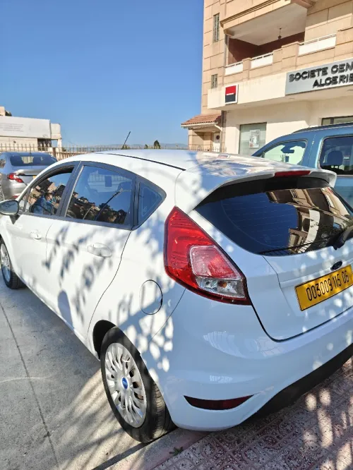 Ford Fiesta 2015 Trend