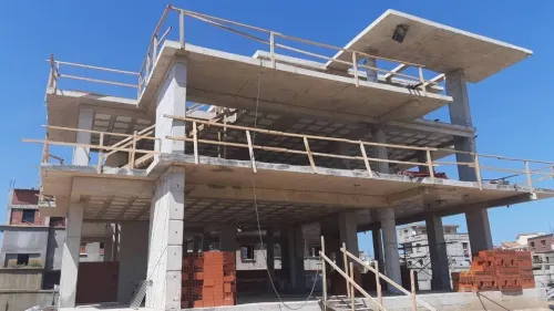 réalisation des escalier moderne et les poteaux et voiles & dalles en béton  