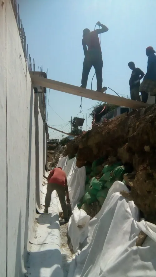 réalisation des escalier moderne et les poteaux et voiles & dalles en béton  