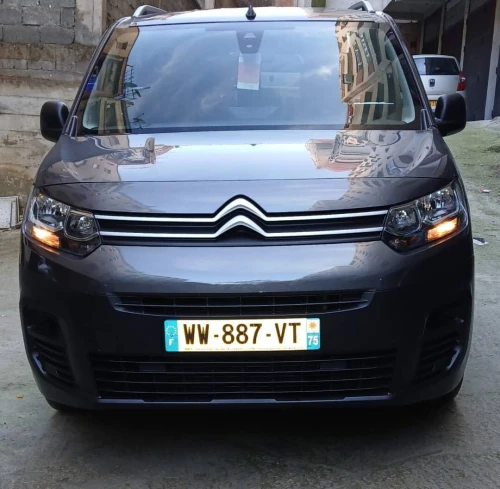 Citroen Berlingo 2024 Alur