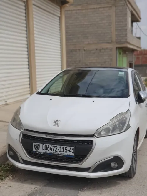 Peugeot 208 2015 Allure Facelift
