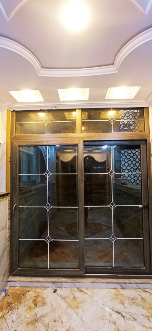 menuisier aluminum et pvc et aménagement et tous revêtement intérieur et extérieur