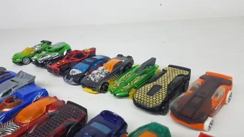 Voitutres miniatures hot wheels 