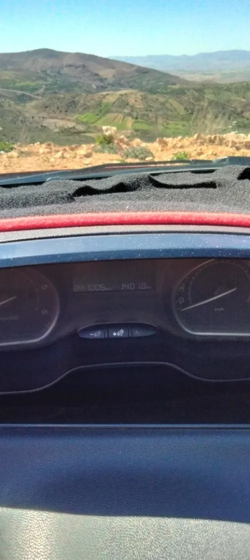 Peugeot 208 2015 Allure Facelift