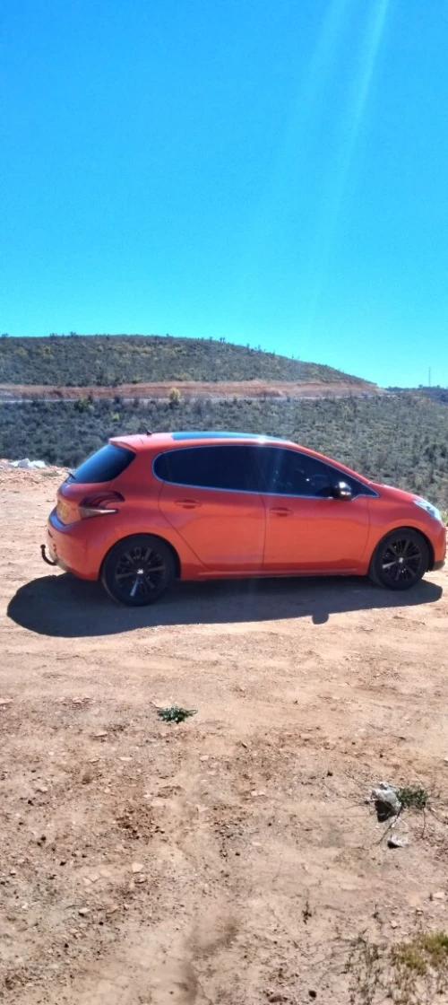 Peugeot 208 2015 Allure Facelift