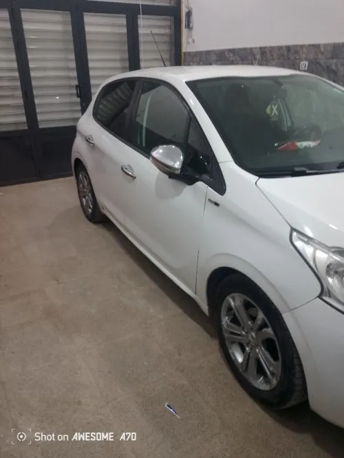 Peugeot 208 2015 Allure