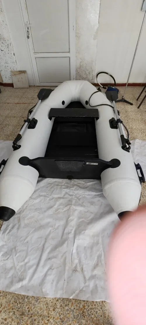 Zodiac 2.3 presque neuf