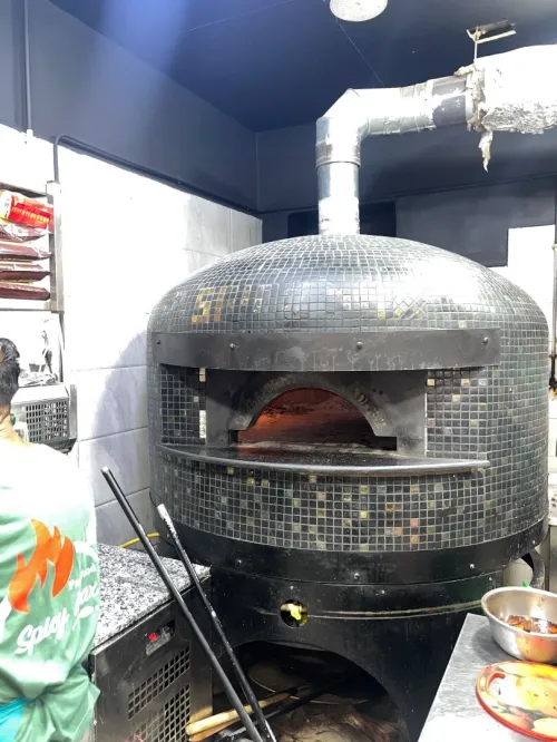 Four à bois pizza فرن الحطب بيتزا