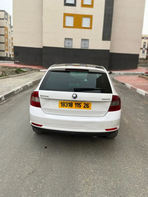 Skoda Rapid Spaceback 2015 Edition