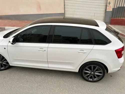Skoda Rapid Spaceback 2015 Edition
