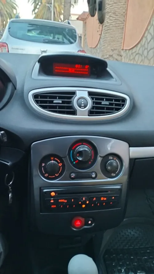 Renault Clio 3 2011 Night and Day