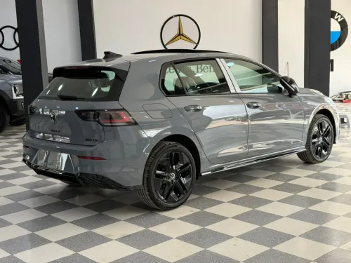 Volkswagen Golf 8 2025 R Black Edition 