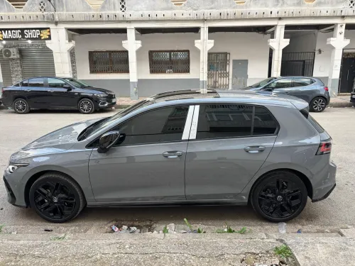 Volkswagen Golf 8 2025 R Black Edition 