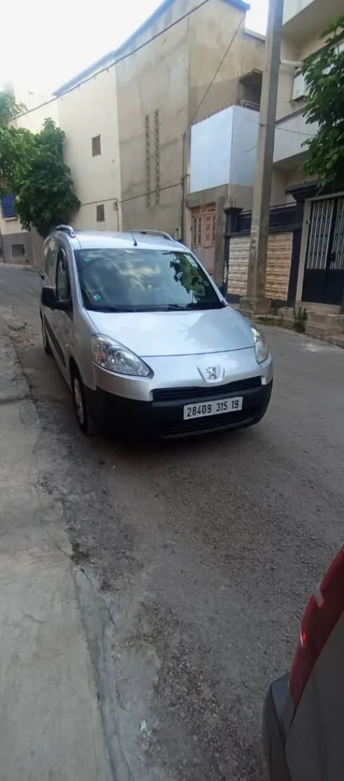 Peugeot Partner 2015 B9