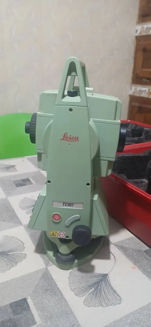 Topographe 407