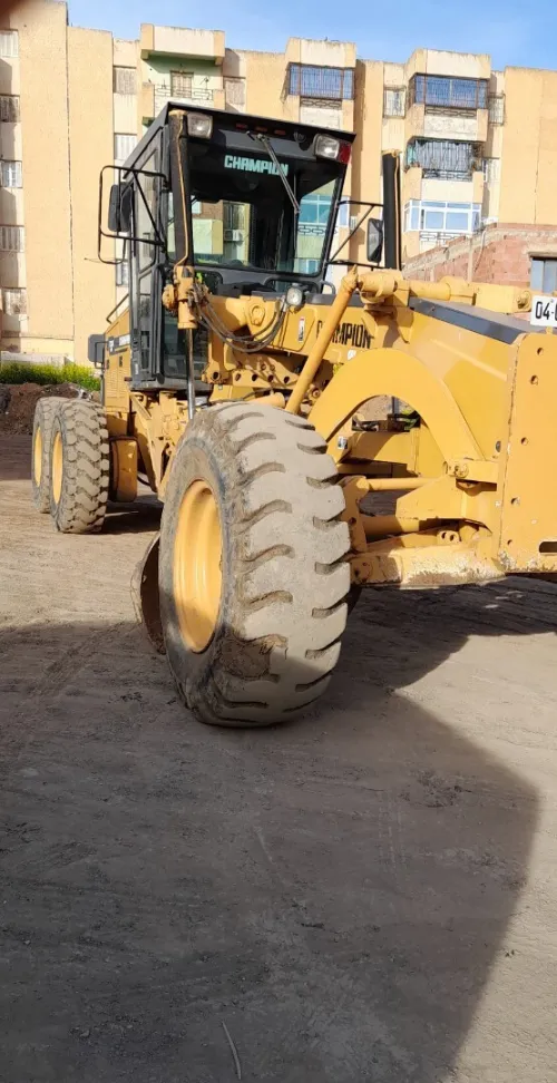 نيفلاز شومبيو Niveleuse champion 720A VHP series Vi 