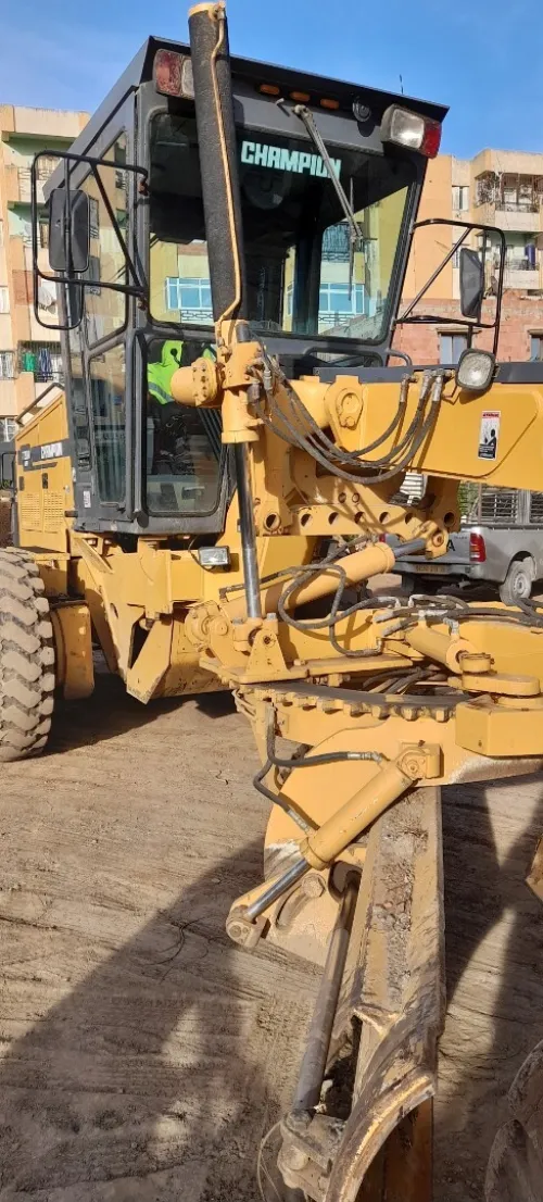 نيفلاز شومبيو Niveleuse champion 720A VHP series Vi 