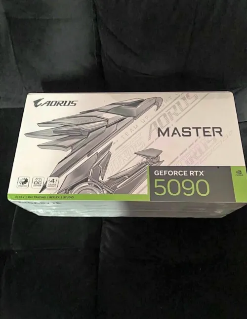 Gigabyte AORUS GeForce RTX 5090 MASTER jamais ouvert
