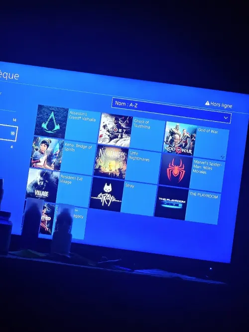 Ps4 slim 500g flashé 8 jeux PlayStation 4