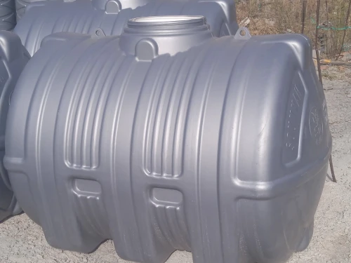 Gros et detail Citerne plastique alimentaire Soummam 