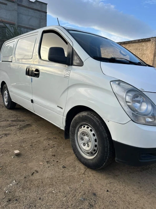 Hyundai H1 2012 Tolé