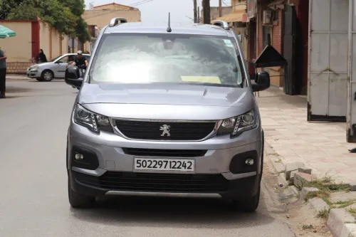 Peugeot Rifter 2022 Full options