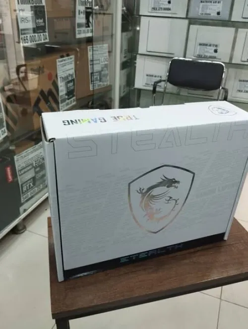 MSI STEALTH 14  STUDIO-Core i7-13620H /RAM 16 GB /SSD 1 TB /ECRAN 14 165 hz- RTX 4060= 8 GO