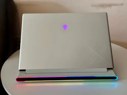 DELL Alienware X16 R2  CORE Ultra 9 -185H/ RTX 4090 /RAM 32 GB /SSD 4TB / Écran =16"QHD+  240 Hz
