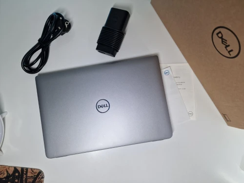 DELL LATITUDE 5450/-CORE ULTRA 5 135H- /RAM 32 GB /SSD 512 GB  /ECRAN 14" IPS- 250NITS