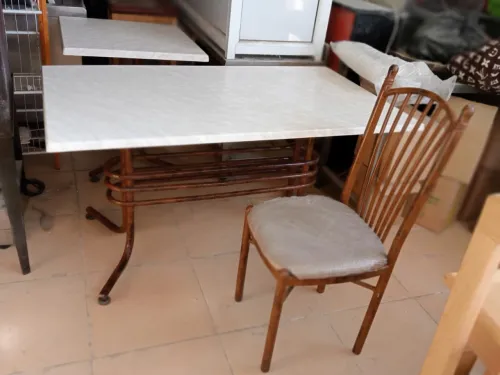 Tables Cafeteria 04 Chaise "QTE:03"  et 06 Chaises "QTE:07"