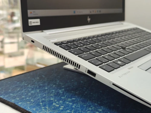 HP ELITEBOOK 755 G5 RYZEN 3 PRO 2300U 16GB 256GB SSD 15,6 FULLHD VEGA 6 1GB