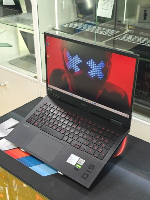 HP OMEN 15 I7 10750H 16GB 512GB SSD NVME 15,6 FULLHD IPS 144HZ NVIDIA RTX 2060 6GB