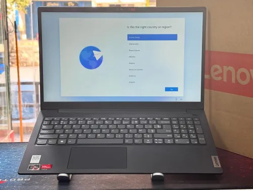 LENOVO V15 GEN4 RYZEN 5 7520U 8GB 512GB SSD 15,6 FULL NEUF SOUS EMBALLAGE B