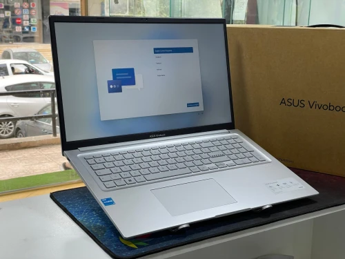ASUS VIVOBOOK 17 X1704V i3 1315U 8GB 512GB SSD 17,3 FULLHD NEUF SOUS EMBALLAGE JAMAIS UTILISÉ 