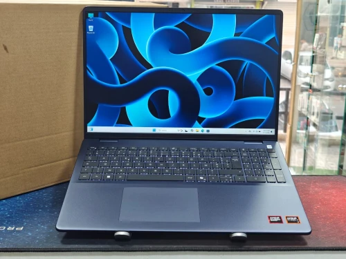 DELL INSPIRON 16 5645 RYZEN 7 8840U 16GB 1TB SSD 16,1 FULLHD+ AZERTY LUMINEUX 