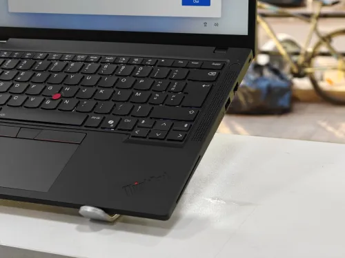 LENOVO THINKPAD P14s GEN 5 RYZEN 7 PRO 8865HS 32GB 1TB AMD RADEON 780M 4GB NEUF 