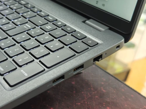 DELL LATITUDE 3550 I5 1335U 16GB 512GB SSD 15,6 FULLHD AZERTY LUMINEUX NEUF SOUS EMBALLAGE 