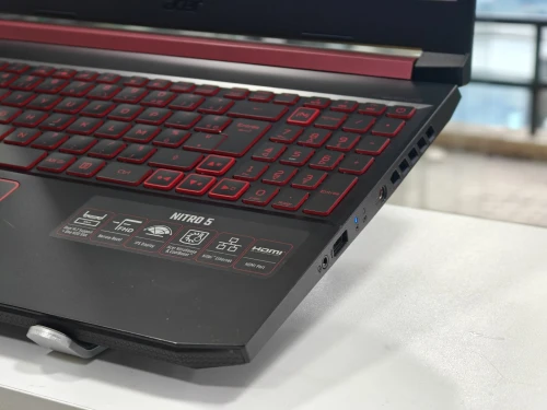 ACER NITRO 5 I5 8300H 16GB 512 GB GTX 1660TI 6GB 15,6 FHD 144HZ 